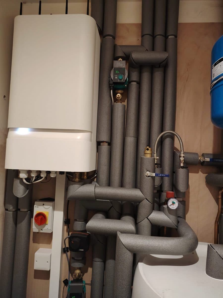Heat pump plant room pipework, Renfrewshire